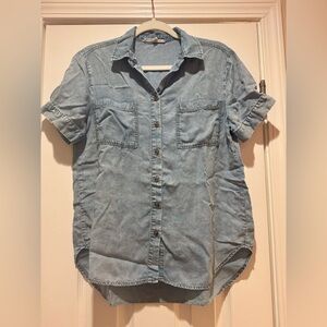 Jane + Delancey Short Sleeve Button Down Denim Shirt - Blue - Small